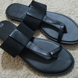 Kenneth Cole sandal size 11